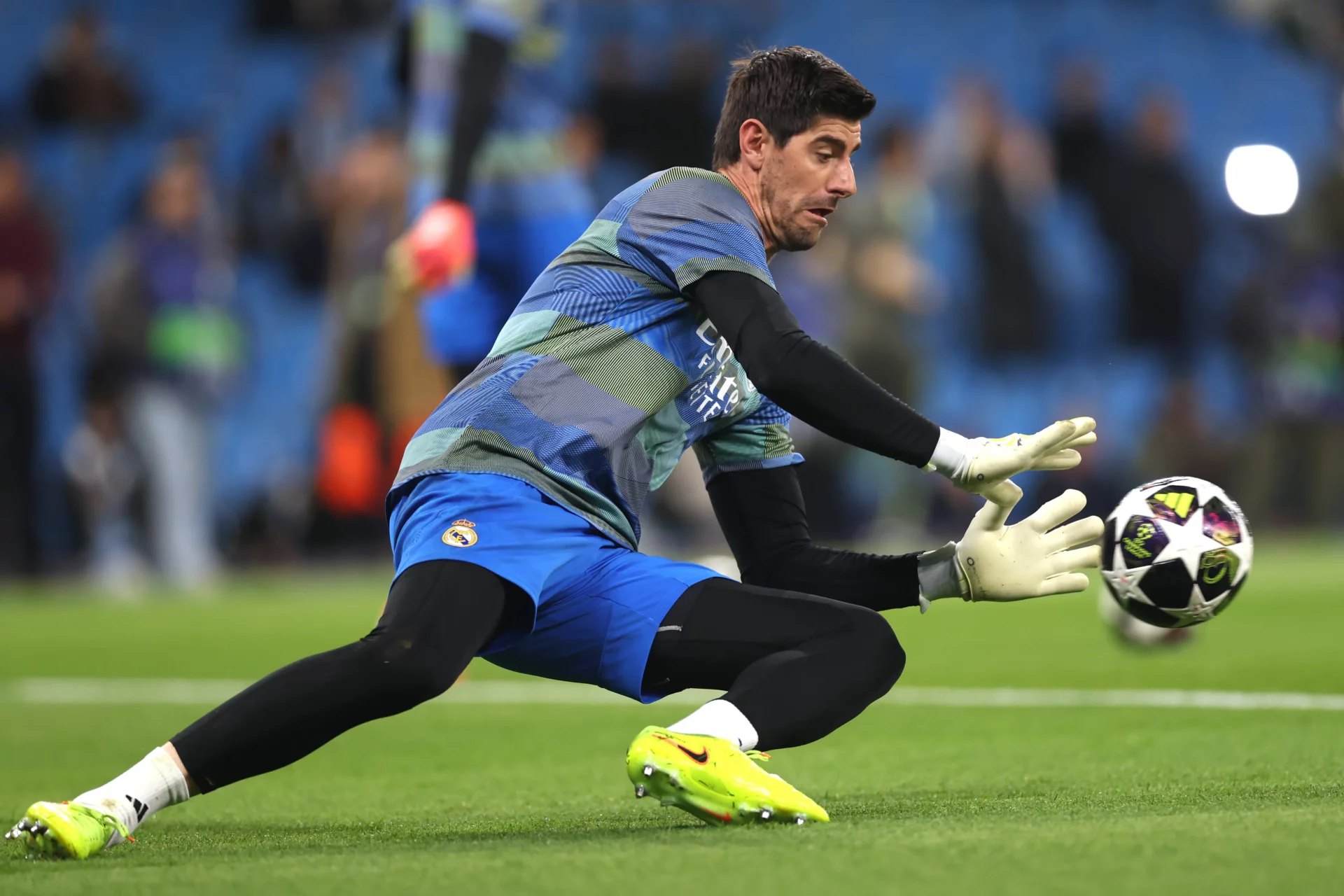Thibaut Courtois se lesionó durante el calentamiento previo al partido ante el Manchester City