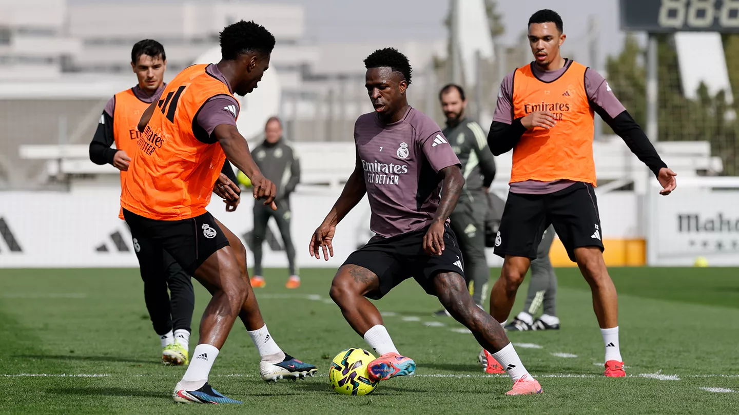 Jugadores del Real Madrid entrenan en la previa a la visita a Balaídos contra el Celta de Vigo.