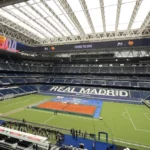 Así se transforma el Bernabéu del fútbol al tenis durante el Mutua Madrid Open