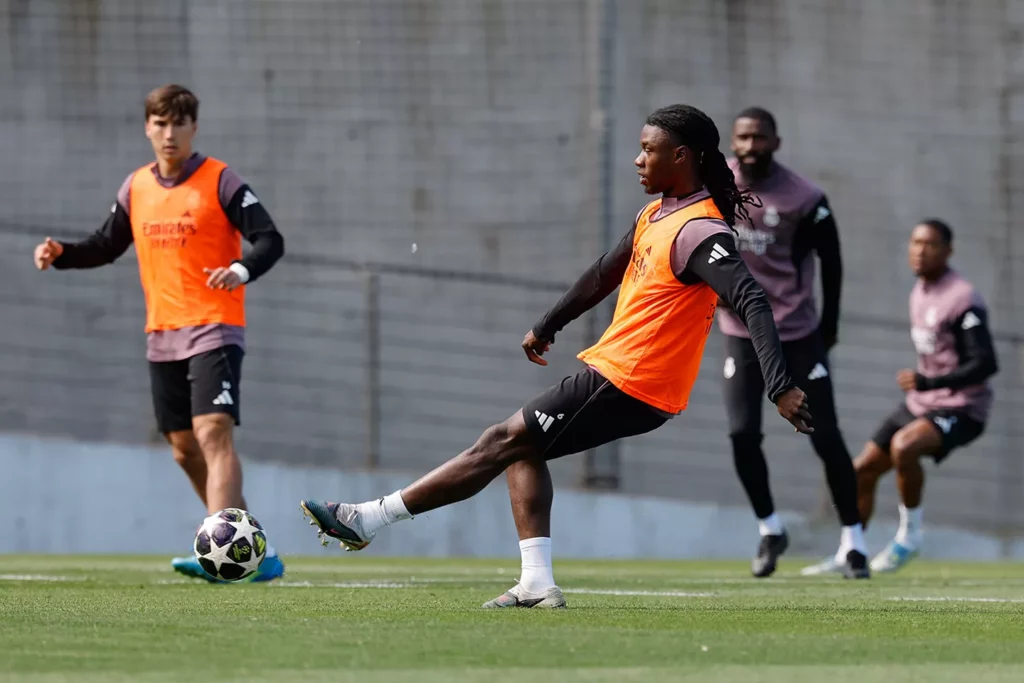 Eduardo Camavinga en un entrenamiento del Real Madrid antes del partido contra el Bayern.
