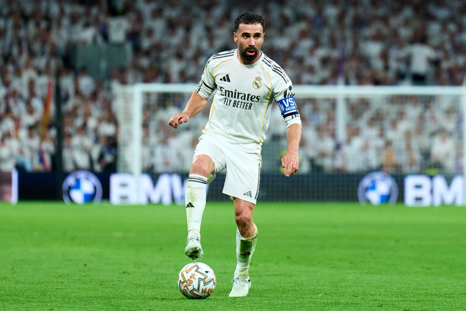 Dani Carvajal, durante un partido como capitán del Real Madrid en LaLiga.