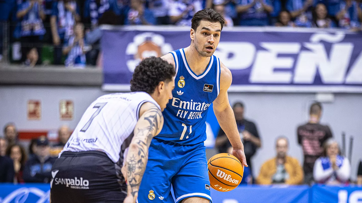 San Pablo Burgos 78-94 Real Madrid: De menos a más para otra victoria en Liga Endesa Mario Hezonja durante un partido entre San Pablo Burgos y Real Madrid en Liga Endesa.