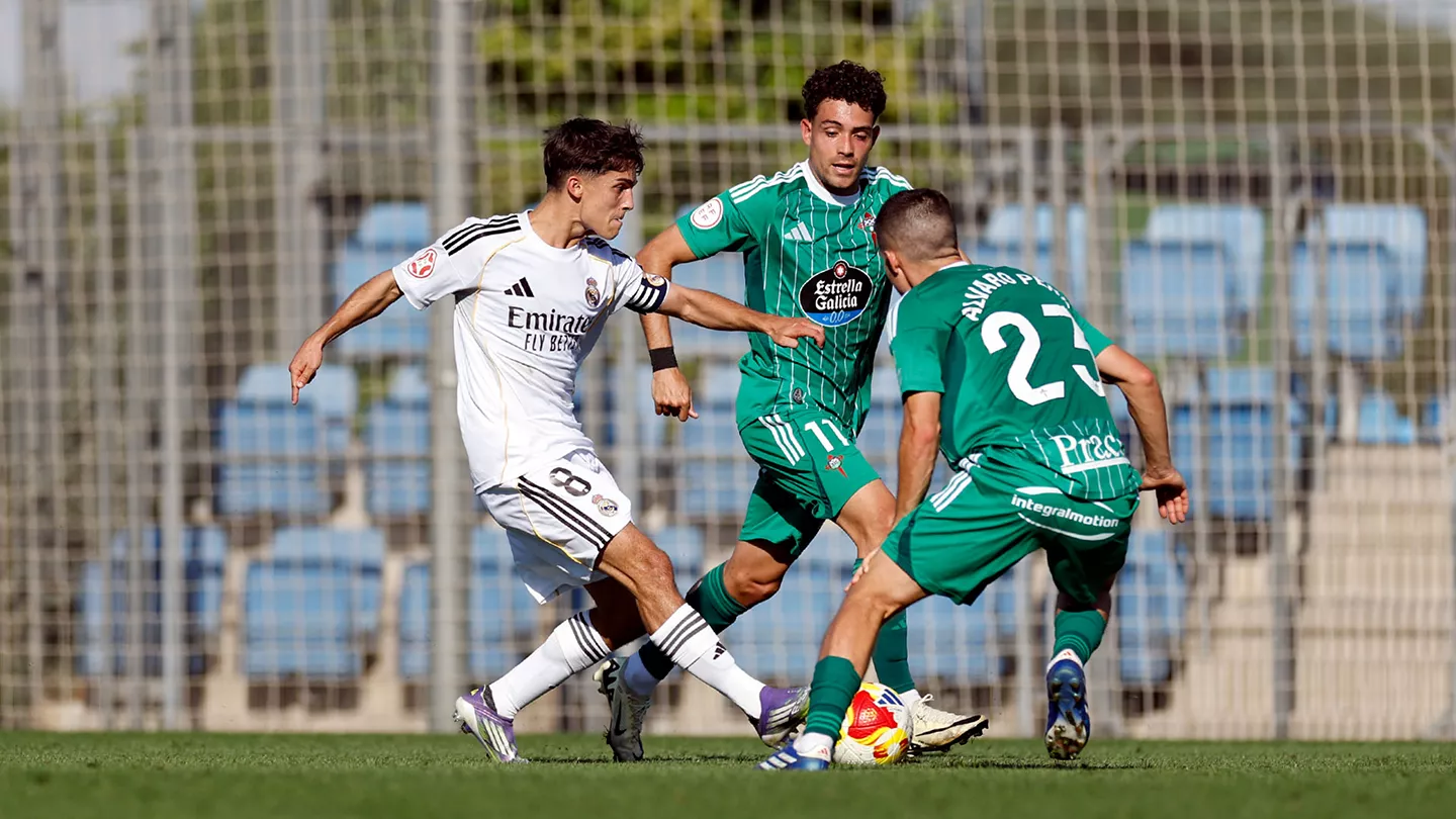 Manuel Ángel durante un partido ente Real Madrid Castilla y Racing de Ferrol