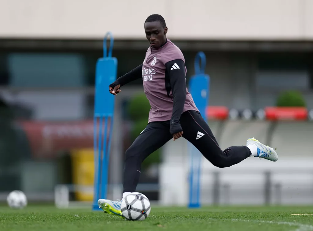 Ferland Mendy se entrena con el Real Madrid pensando en el partido de vuelta contra el Bayern.