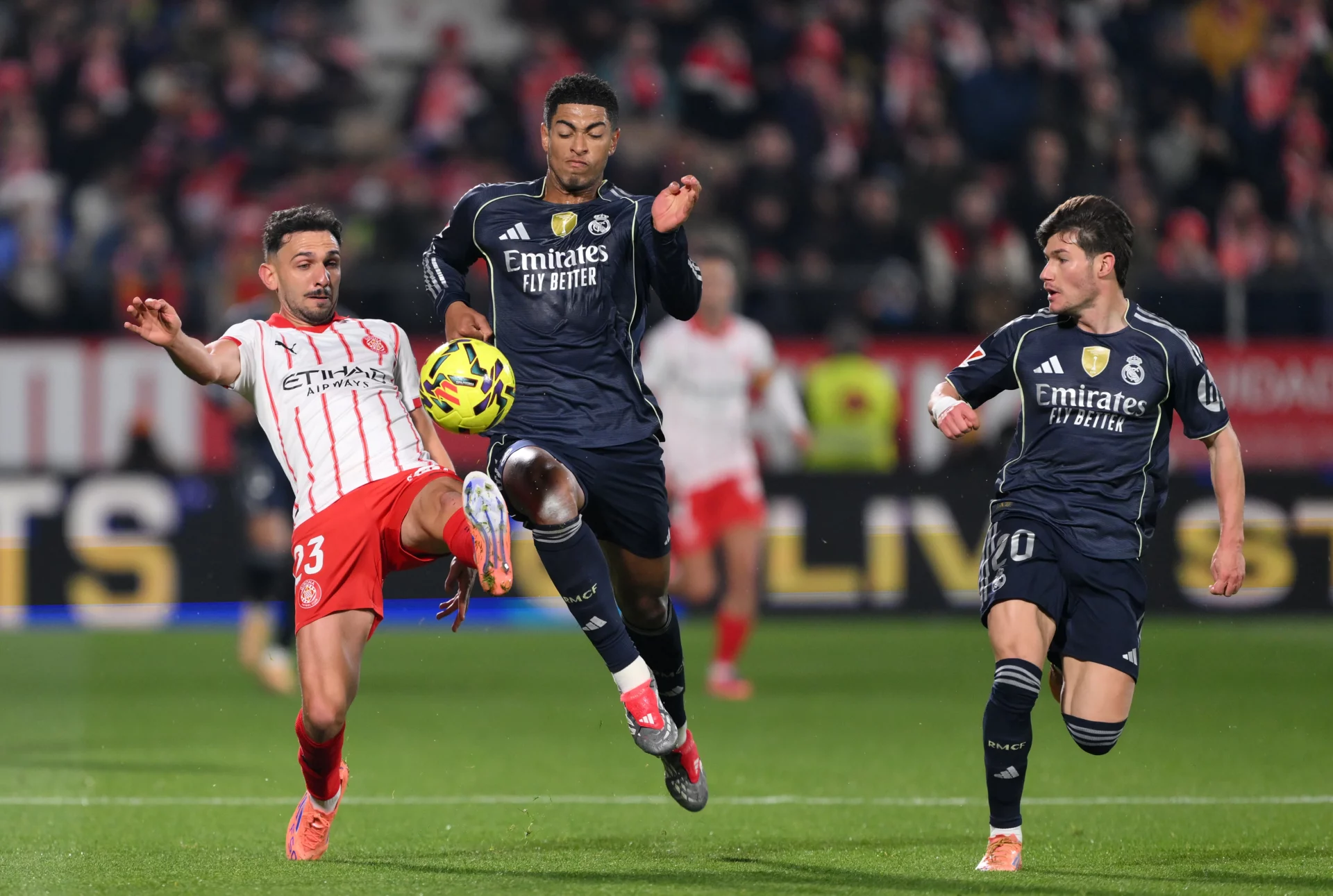 Previa Real Madrid – Girona: Obligados a ganar Jude Bellingham y Fran García, durante el partido entre Real Madrid y Girona de la primera vuelta.