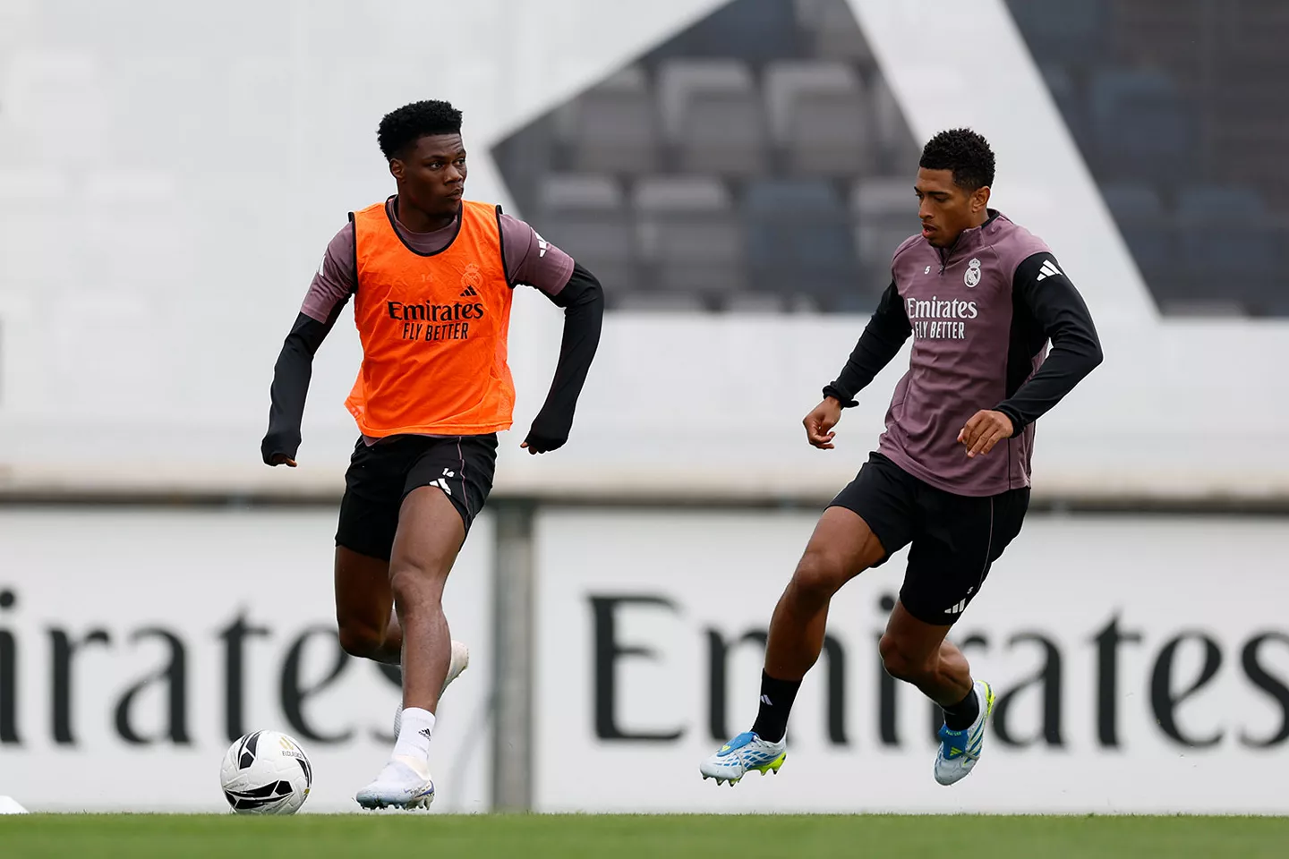 Aurélien Tchouaméni durante un entrenamiento del Real Madrid antes del Clásico ante el Barcelona