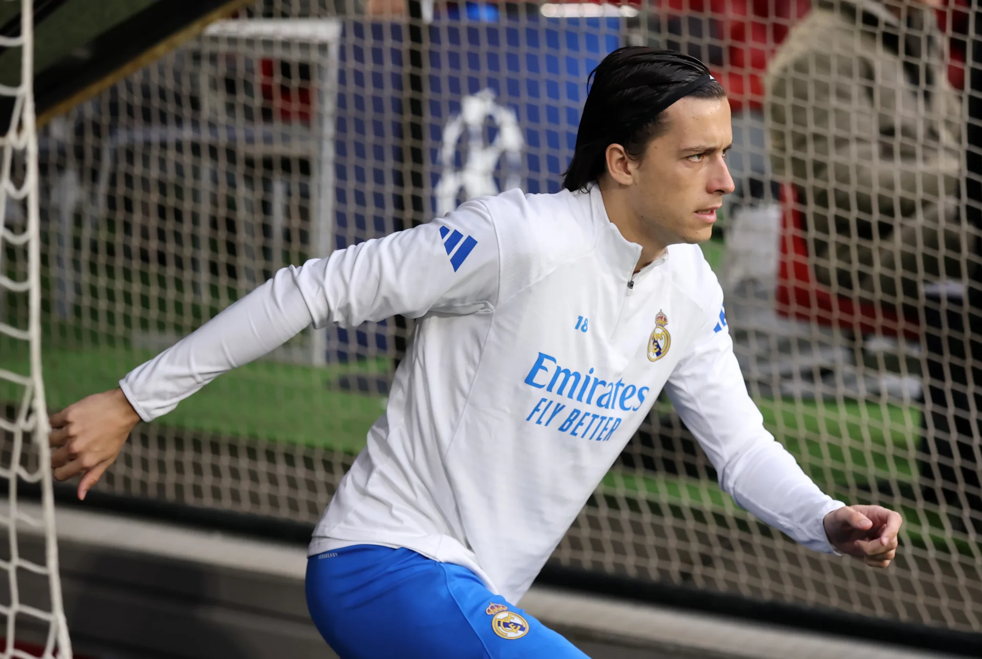 Álvaro Carreras sale al entrenamiento del Real Madrid en Múnich antes de enfrentarse al Bayern.