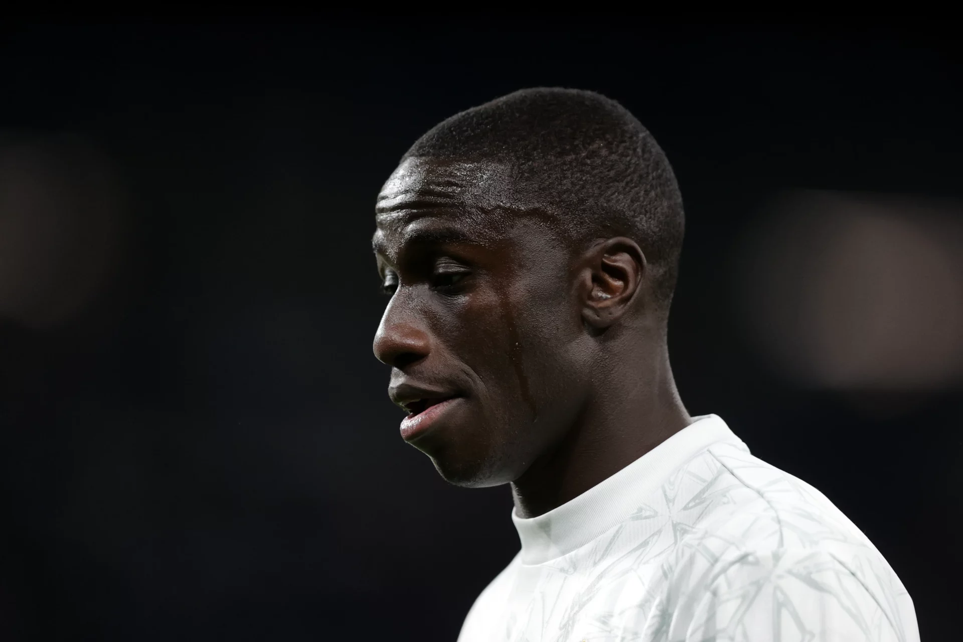 Ferland Mendy, antes de un partido con el Real Madrid marcado por sus lesiones