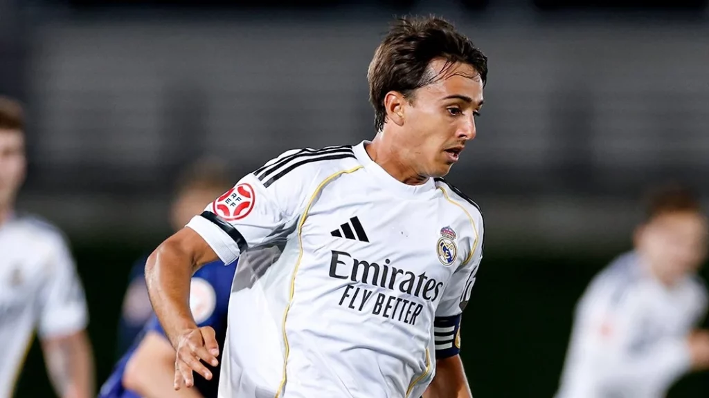 Pol Fortuny durante la victoria del Real Madrid Castilla ante Unionistas de Salamanca.