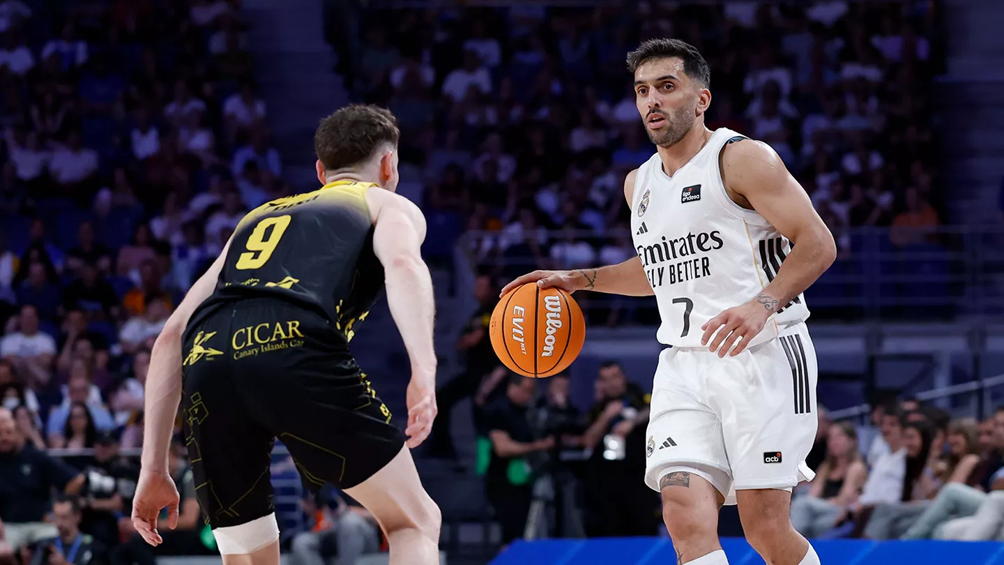 Facundo Campazzo y Marcelinho Huertas durante el playoff de Liga Endesa entre Real Madrid y Tenerife.