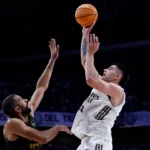 Real Madrid 97-98 La Laguna Tenerife: Contra las cuerdas