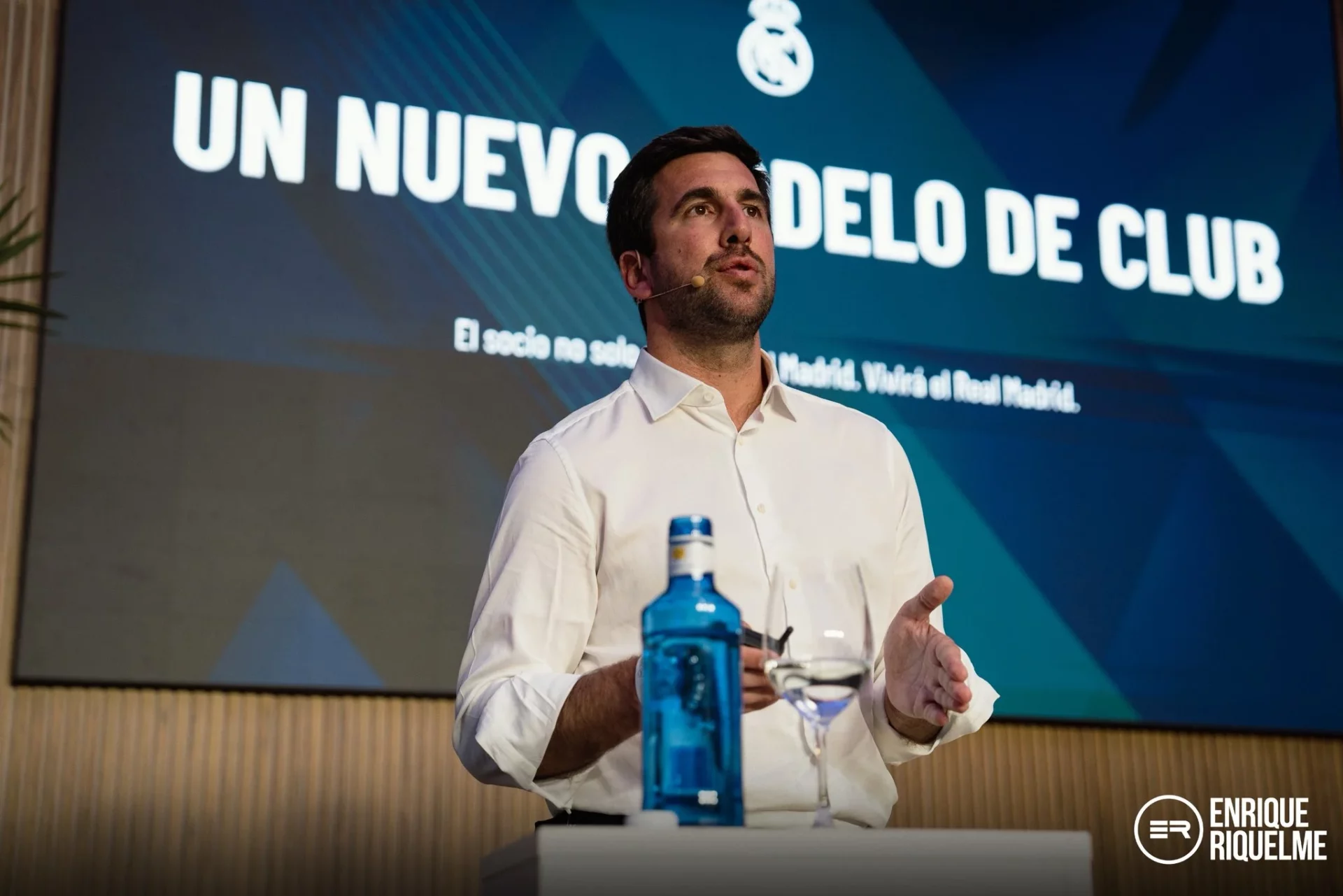 Enrique Riquelme durante un acto de su campaña electoral.