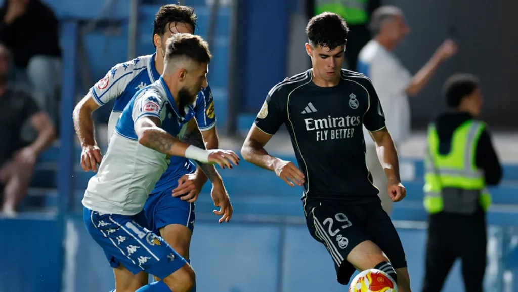 Jacobo Ortega durante la derrota del Real Madrid Castilla ante el Sabadell por 3-0