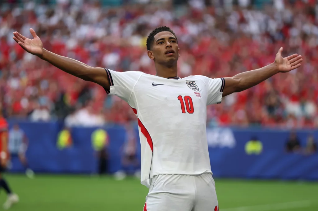 Jude Bellingham celebra un gol con Inglaterra durante el Mundial 2026.