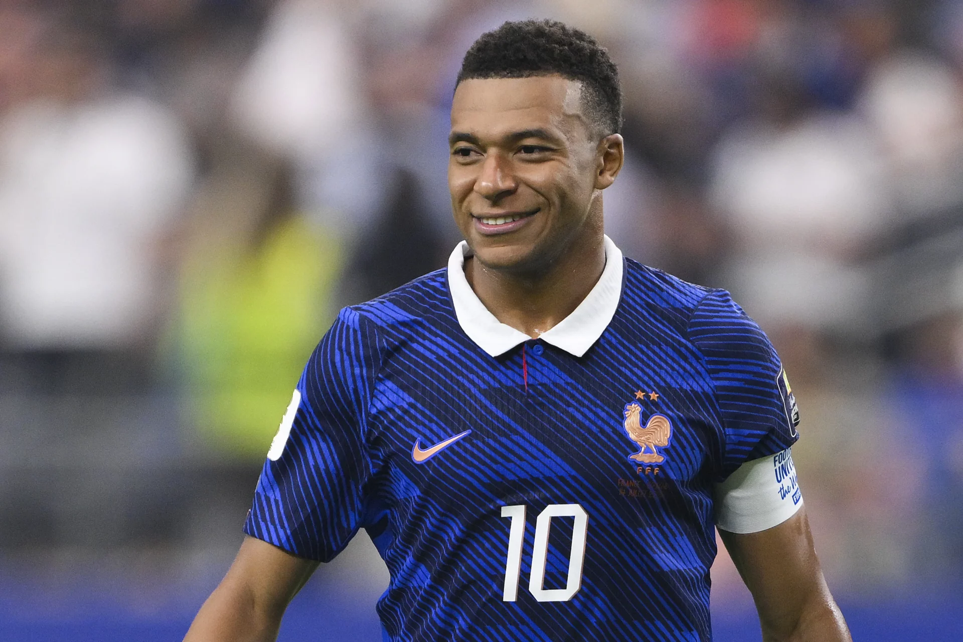 Kylian Mbappé, el rey de los Mundiales con solo 27 años Mbappé sonríe durante un partido del Mundial 2026, torneo que le ha permitido convertirse en rey de la competición.