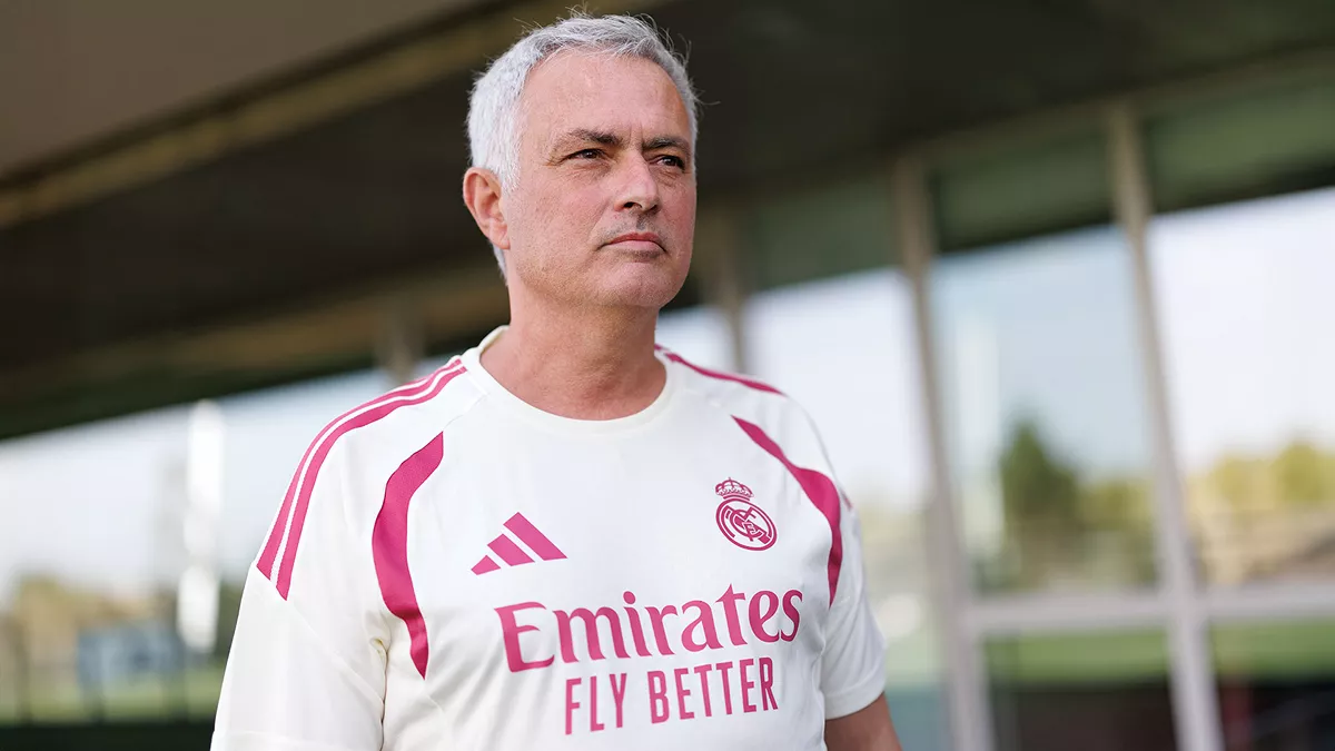 Mourinho, en su regreso a Valdebebas: «No es trabajar en el Real Madrid, es trabajar para el Real Madrid» José Mourinho en su regreso a Valdebebas como entrenador del Real Madrid.