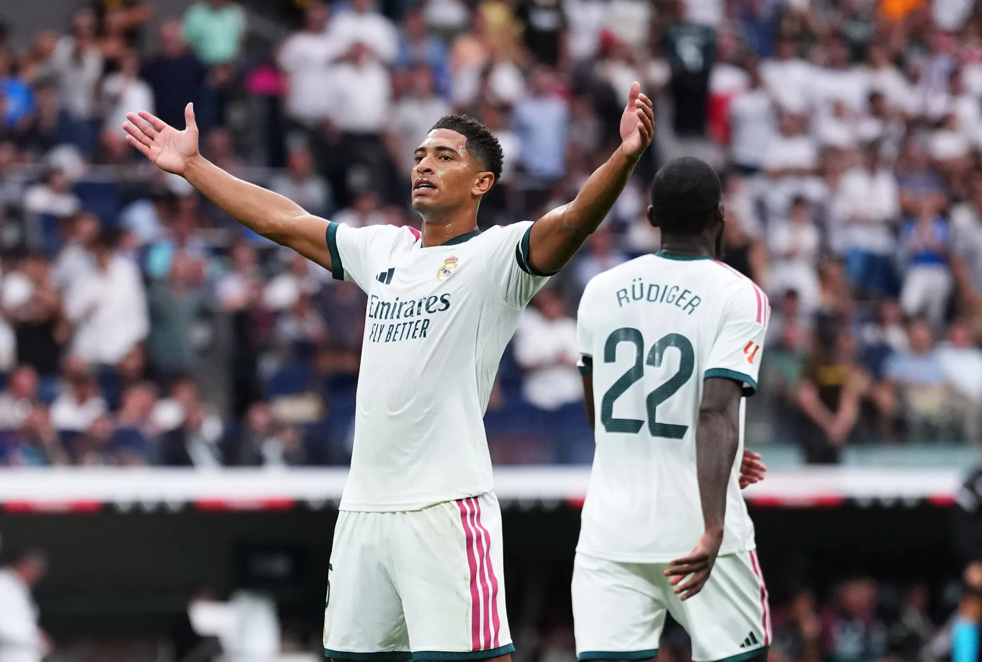Jude Bellingham celebra un gol durante la victoria del Real Madrid por 4-0 ante el Málaga.