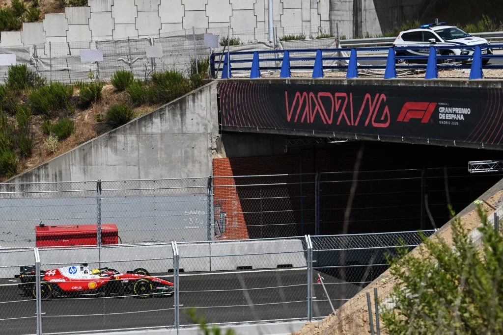Charles Leclerc realiza un filming day con su Fórmula 1 en el circuito de Madring.