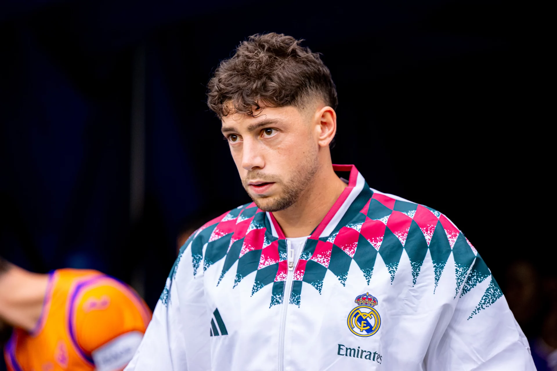 Fede Valverde salta al campo para jugar un partido del Real Madrid de pretemporada en 2026.