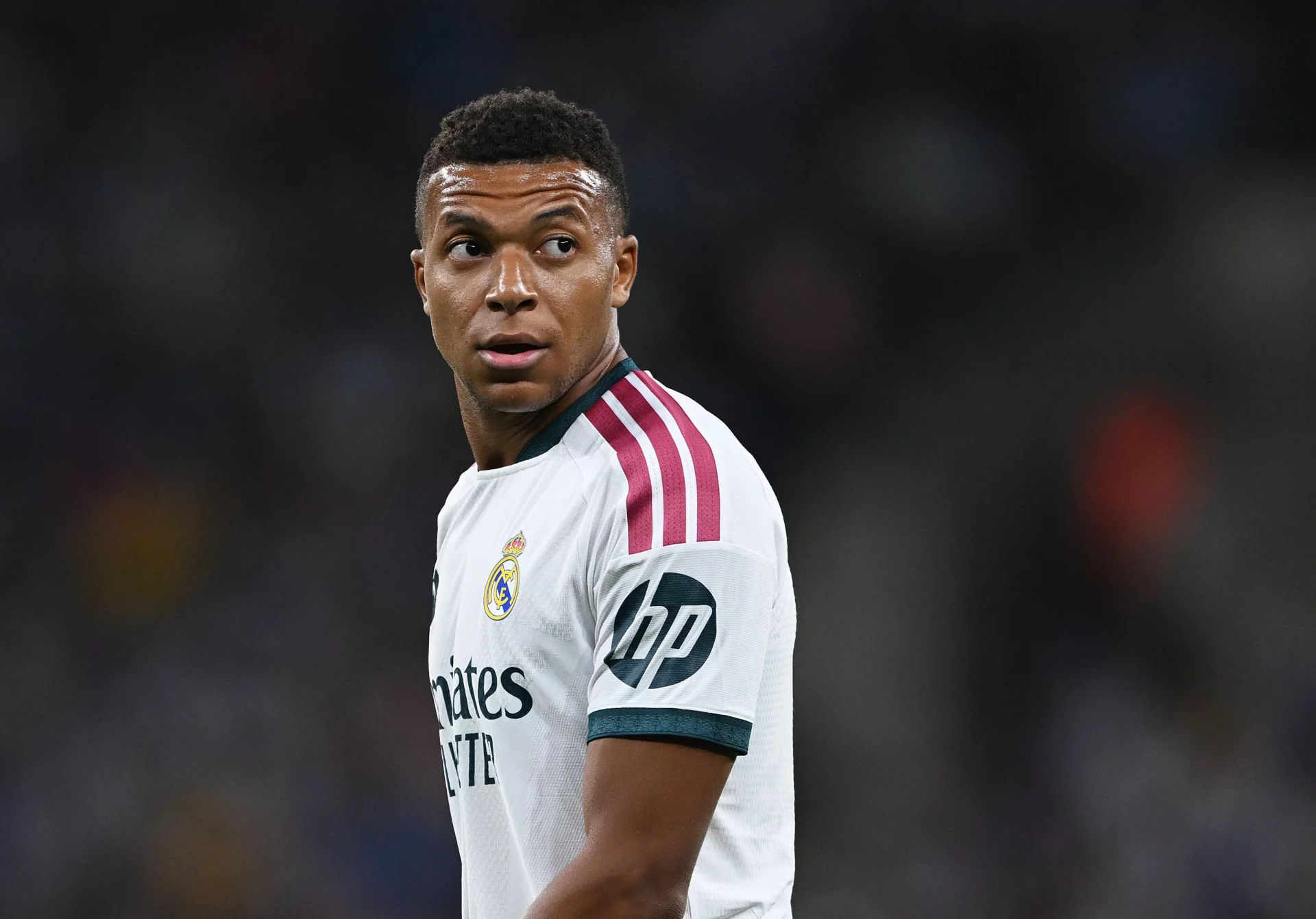Leve lesión de Mbappé: podrá jugar ante el Villarreal