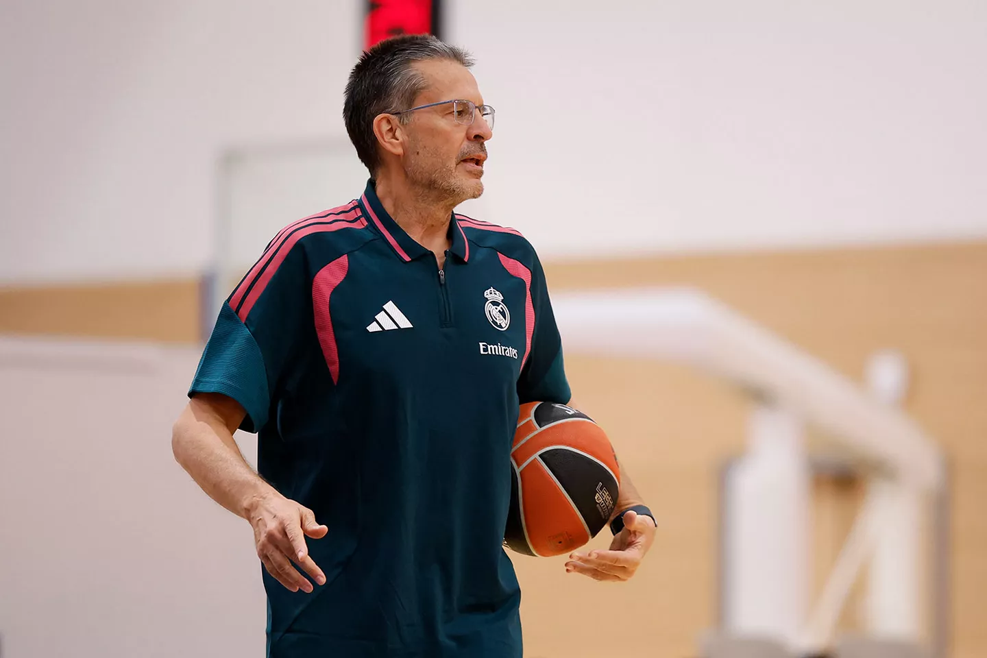 Pedro Martínez dirige su primer entrenamiento al frente del Real Madrid.