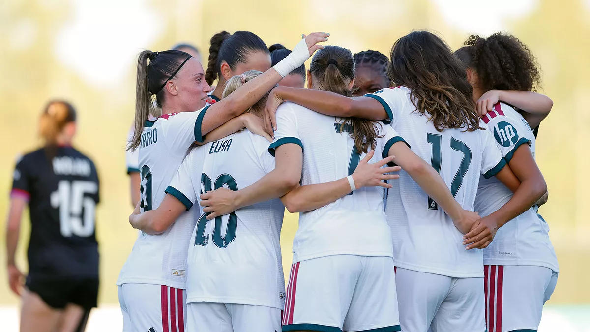 Las jugadoras del Real Madrid Femenino celebran un gol durante la pretemporada.