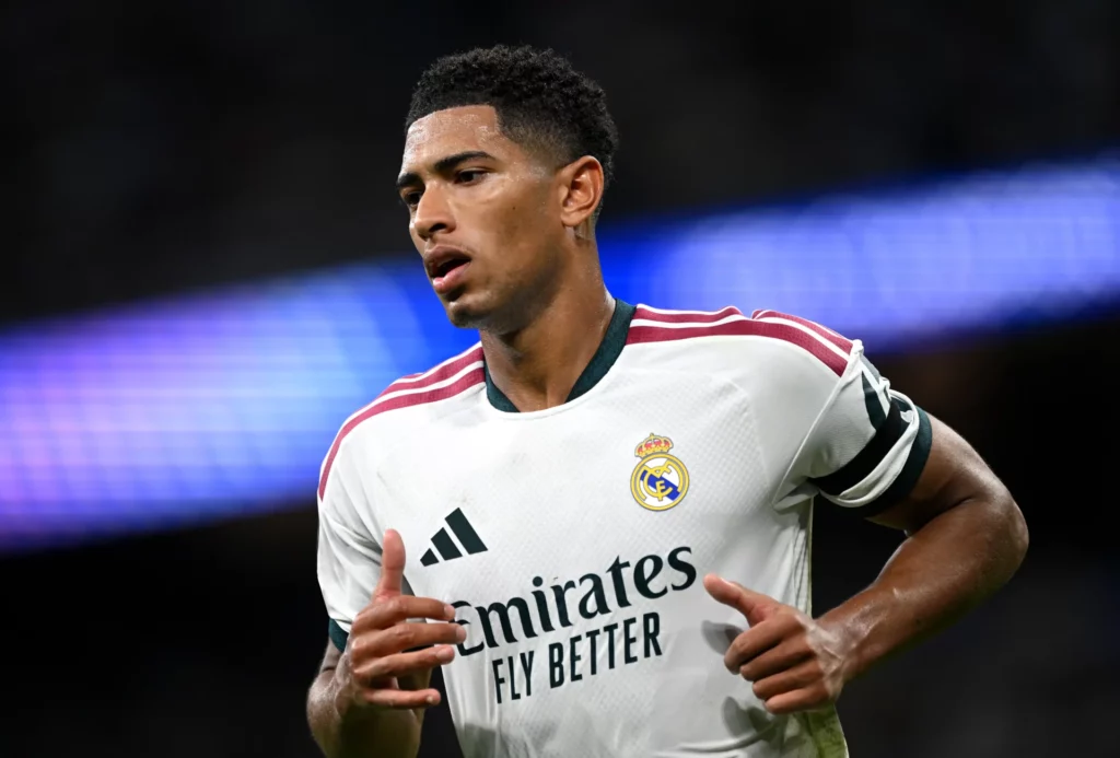 Jude Bellingham corre durante la victoria del Real Madrid ante el Inter.