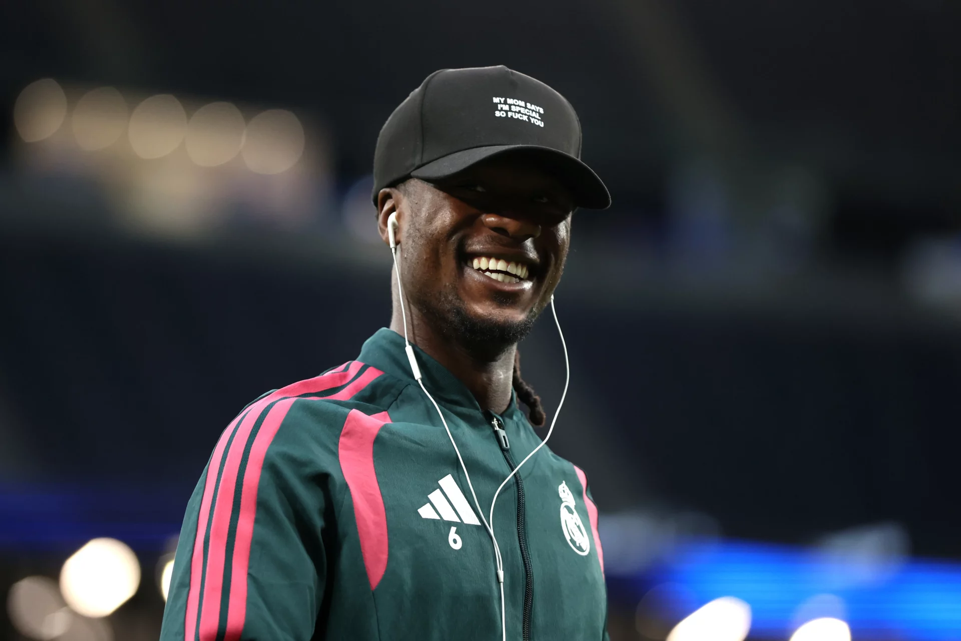 Eduardo Camavinga sonríe antes del partido entre Real Madrid y Málaga.