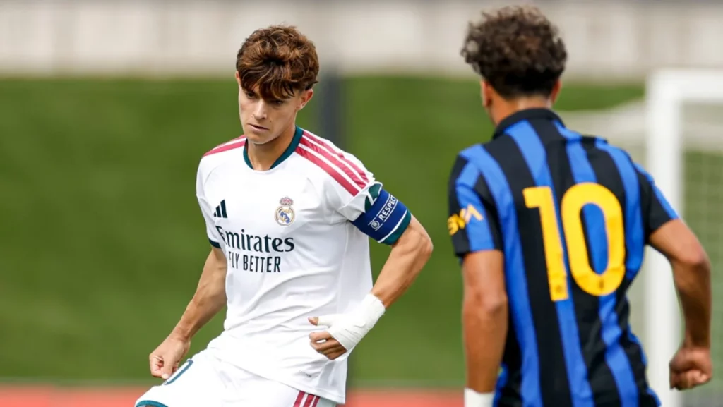 Carlos Díez, durante el partido de Youth League entre Real Madrid e Inter.