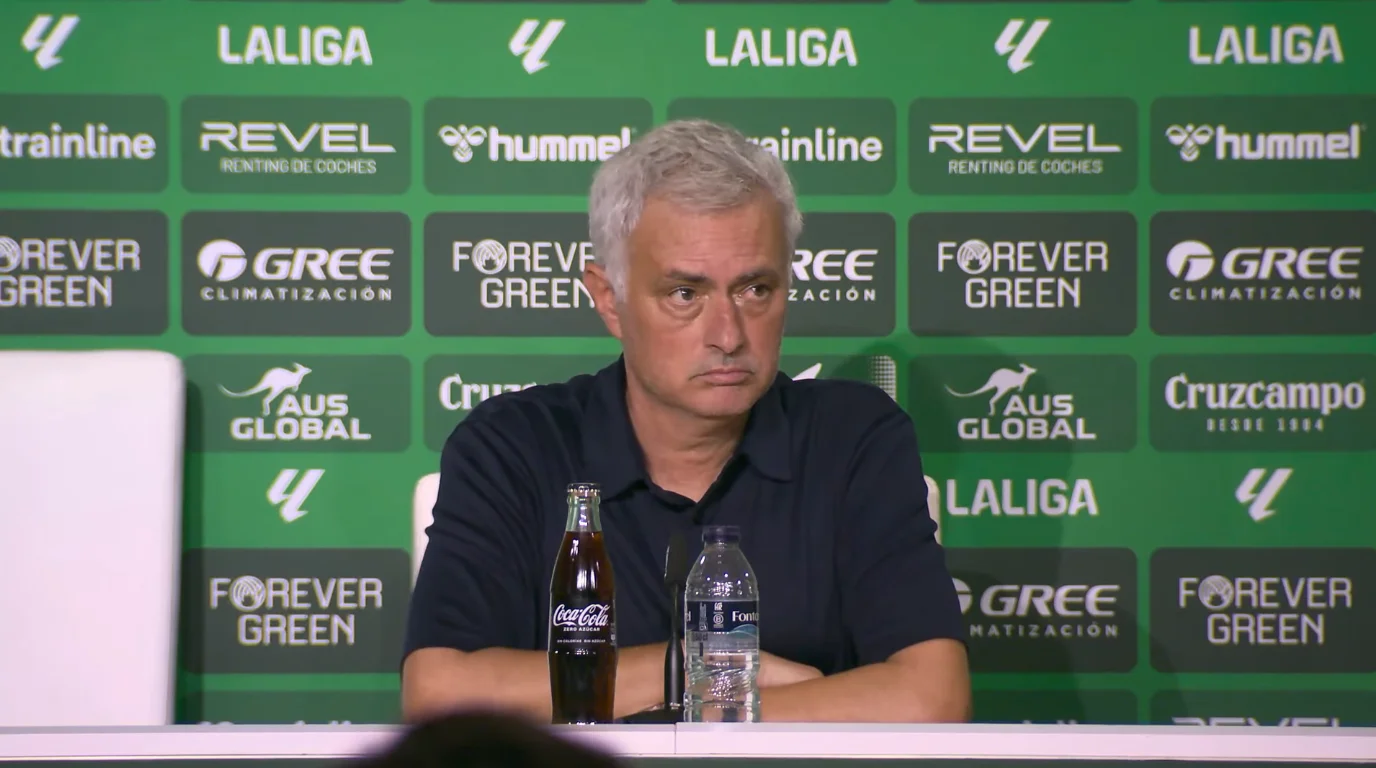 José Mourinho comparece en rueda de prensa tras la derrota del Real Madrid 1-0 ante el Betis.