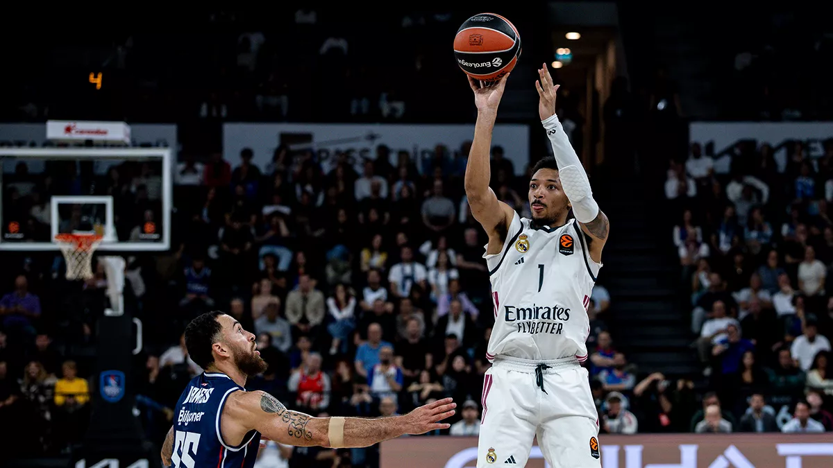 Nick Smith Jr. durante su debut con el Real Madrid en el último partido