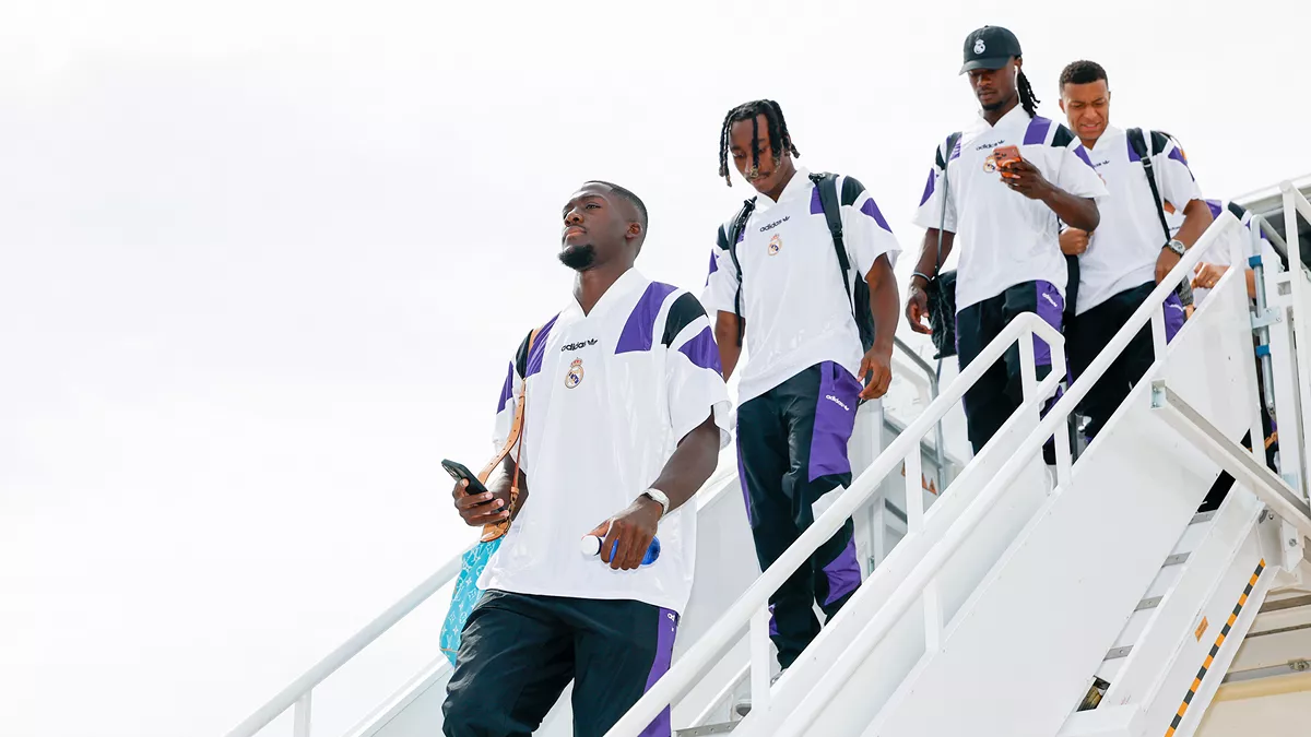 Los jugadores del Real Madrid viajan para enfrentarse al Betis en Sevilla.