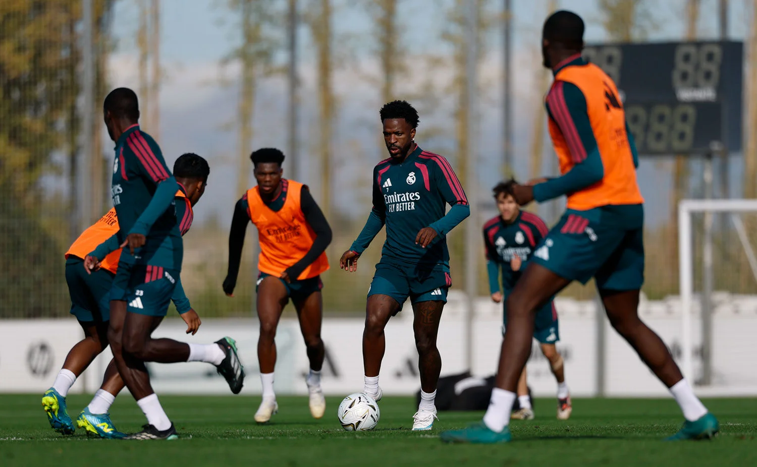 El Real Madrid ultima los preparativos para un Clásico con cuatro ausencias